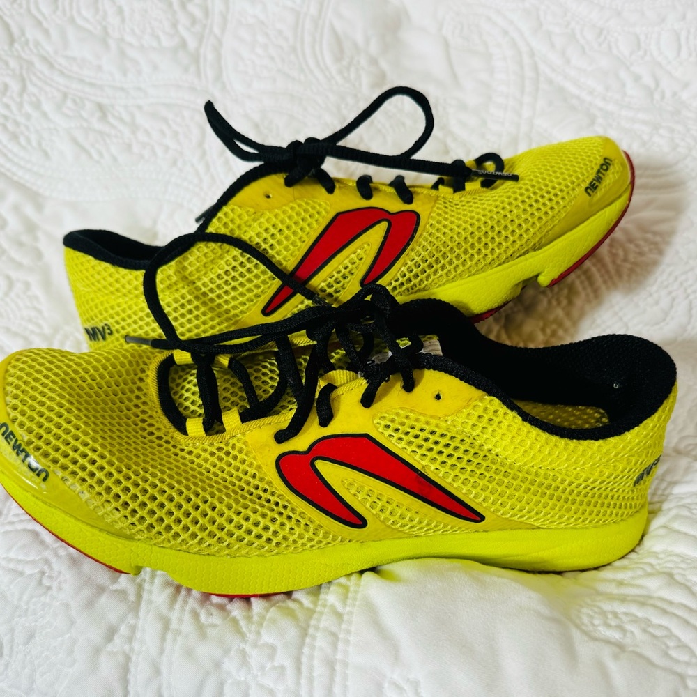 Newton Running shoes women 6.5 lightweight RUN ON AIR!  Worn only a few times.
